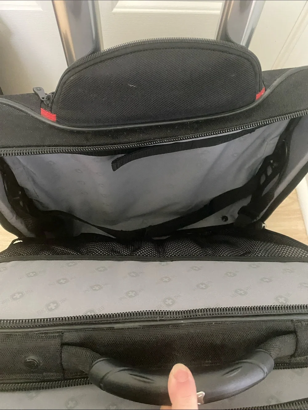 SwissGear Black Rolling Business Carry-on Set with Companion Laptop Bag